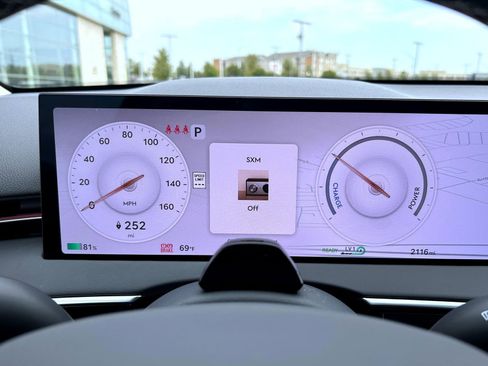 Used 2026 Genesis Electrified GV70 image 15