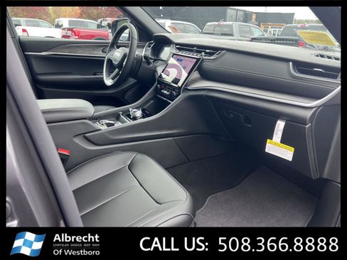 New 2025 Jeep Grand Cherokee Limited image 16