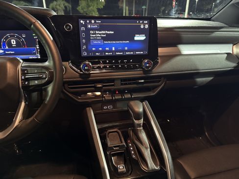 Used 2023 Chevrolet Colorado LT w/ LT Convenience Package III image 28