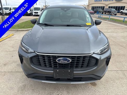 Used 2025 Ford Escape Active image 2