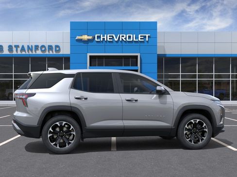 New 2026 Chevrolet Equinox LT w/ Convenience Package II AWD/4WD image 5