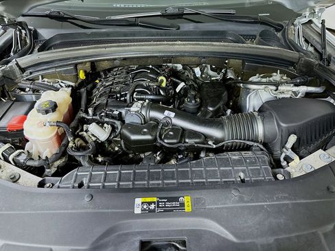 Used 2021 Jeep Grand Cherokee L Limited AWD/4WD image 9