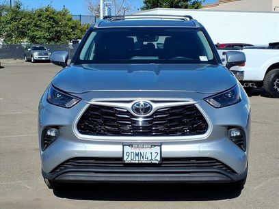 Used 2023 Toyota Highlander XLE