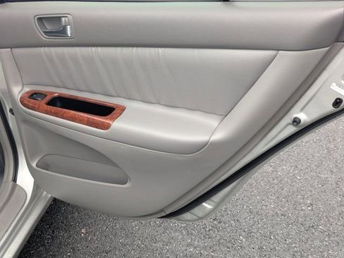 Used 2003 Toyota Camry XLE image 15