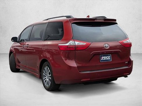 Used 2018 Toyota Sienna XLE Premium image 7