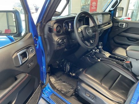 Used 2024 Jeep Wrangler Unlimited Rubicon image 10