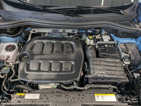 Certified 2025 Volkswagen Tiguan SE w/ Panoramic Sunroof Package AWD/4WD image 39