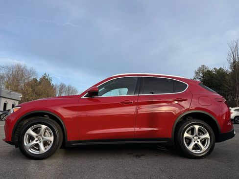 Used 2019 Alfa Romeo Stelvio image 2
