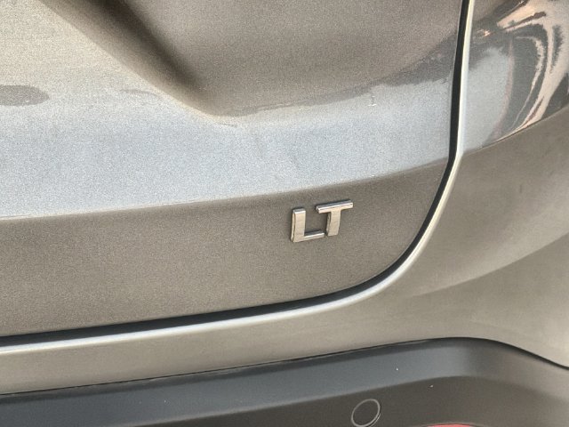 Used 2025 Chevrolet Trax LT w/ Driver Confidence Package FWD image 30