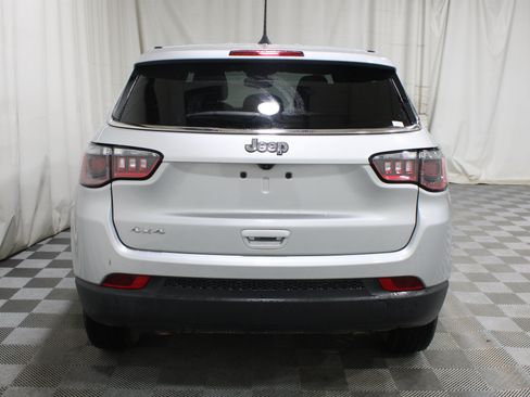 Used 2025 Jeep Compass Sport AWD/4WD image 30