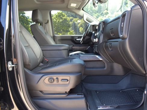 Used 2021 GMC Sierra 3500 Denali w/ Denali Black Diamond Edition AWD/4WD image 17
