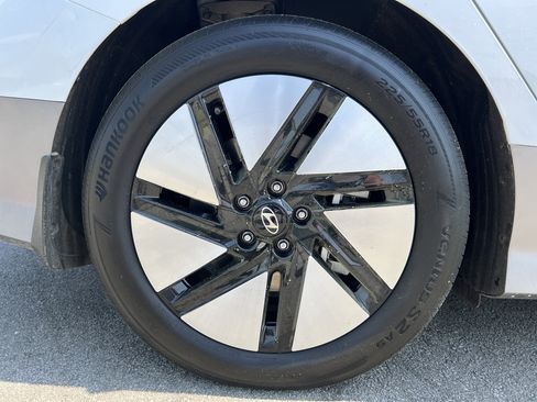 Used 2024 Hyundai Ioniq 6 SE RWD image 21
