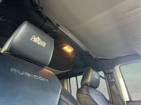 Used 2013 Jeep Wrangler Unlimited Rubicon w/ Connectivity Group AWD/4WD image 17