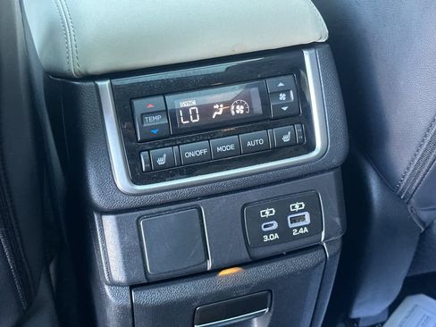 Used 2024 Subaru Ascent Limited w/ Technology Package image 14