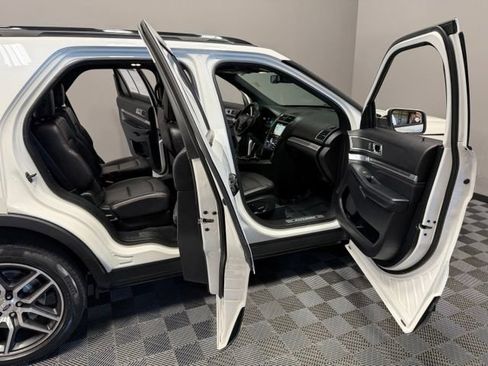 Used 2019 Ford Explorer Sport w/ Equipment Group 401A AWD/4WD image 23