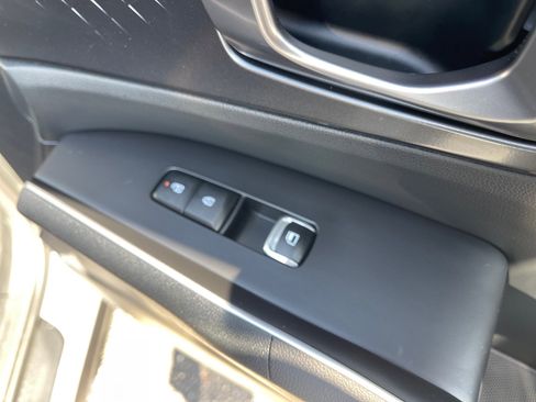 Used 2025 Kia Sorento S w/ Panoramic Sunroof Package image 20