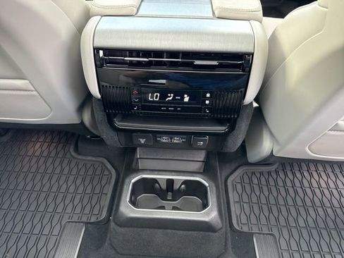 Used 2026 Jeep Grand Wagoneer Limited AWD/4WD image 27