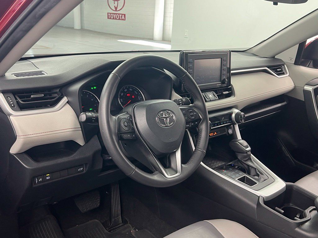 Used 2022 Toyota RAV4 XLE Premium AWD/4WD image 10