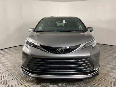 New 2026 Toyota Sienna Limited image 2
