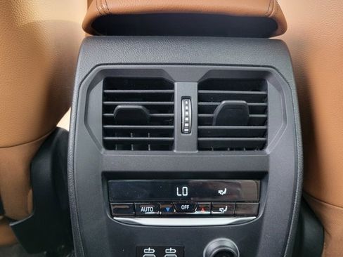 Used 2019 BMW 330i Sedan w/ Premium Package image 5