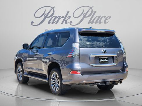 Used 2023 Lexus GX 460 Luxury w/ Accessory Package AWD/4WD image 3