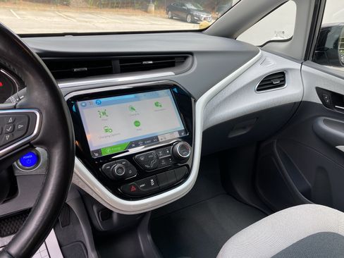 Used 2020 Chevrolet Bolt LT FWD image 23