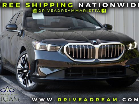 Used 2024 BMW 530i w/ Convenience Package RWD image 2