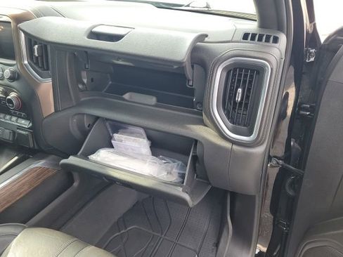 Used 2020 Chevrolet Silverado 1500 High Country w/ Technology Package AWD/4WD image 18