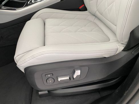 New 2026 BMW X5 xDrive50e image 13