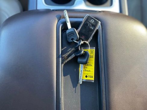 Used 2015 GMC Sierra 1500 SLT w/ SLT Crew Cab Value Package image 22