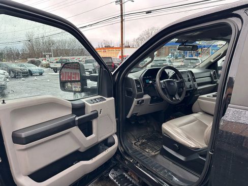 Used 2019 Ford F350 XL w/ Power Equipment Group image 5