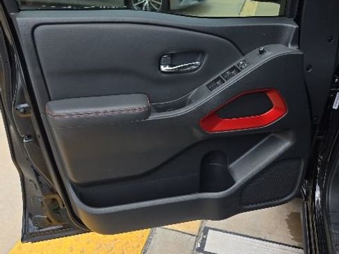 Used 2023 Nissan Frontier Pro-X w/ Tow Package RWD image 12