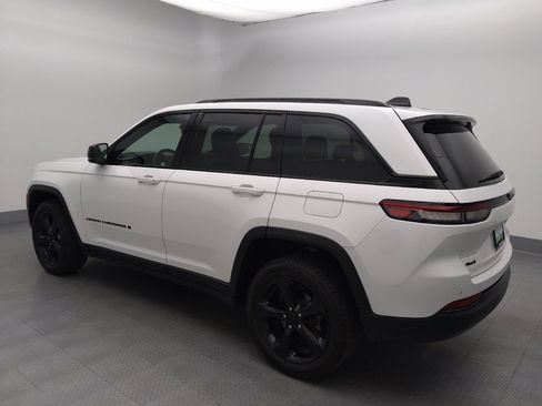 Used 2023 Jeep Grand Cherokee Altitude AWD/4WD image 3