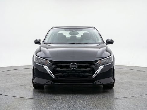 Used 2025 Nissan Sentra SV FWD image 2