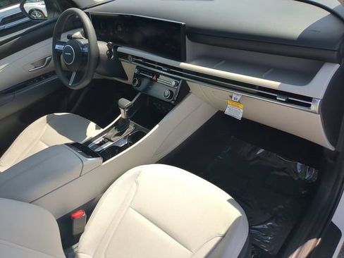 Used 2025 Hyundai Tucson SEL FWD image 14