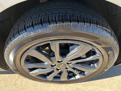 Used 2023 Chevrolet Equinox RS w/ RS Leather Package image 20