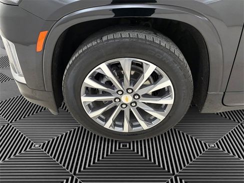 Used 2023 Chevrolet Traverse Premier image 9