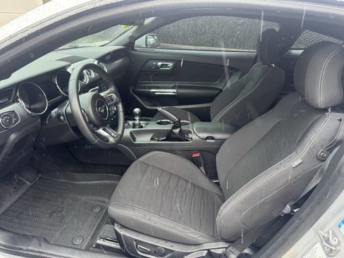 Used 2017 Ford Mustang GT w/ GT Performance Package image 4