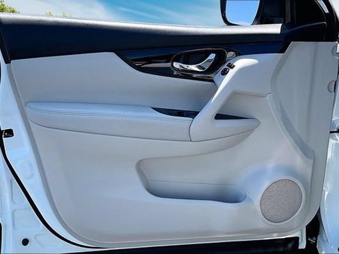 Certified 2019 Nissan Rogue Sport SV w/ Technology Package FWD image 20
