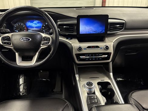 Used 2023 Ford Explorer XLT w/ Equipment Group 202A image 16