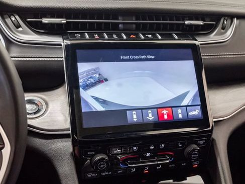 Used 2024 Jeep Grand Cherokee L Limited w/ Luxury Tech Group II AWD/4WD image 14