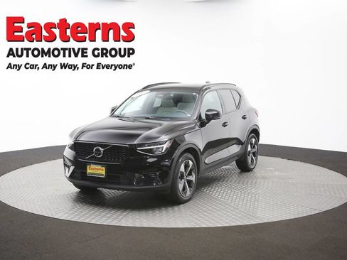 Used 2023 Volvo XC40 B4 Ultimate FWD image 49