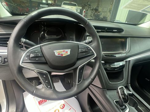 Used 2017 Cadillac XT5 Premium Luxury AWD/4WD image 14