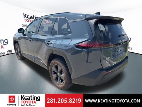 Used 2026 Toyota RAV4 LE AWD/4WD image 5