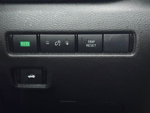 Certified 2024 Nissan Sentra SV image 20