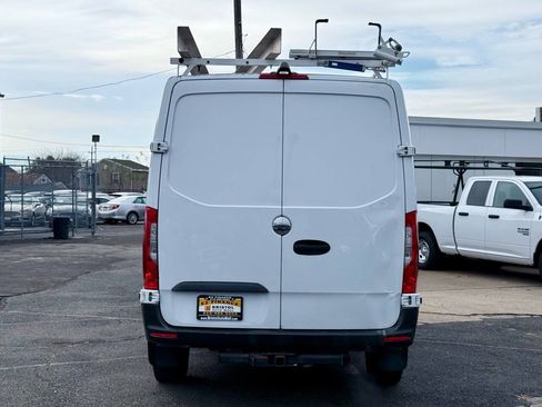 Used 2019 Freightliner Sprinter 2500 RWD image 6