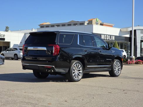Used 2024 GMC Yukon Denali w/ Advanced Technology Package image 7