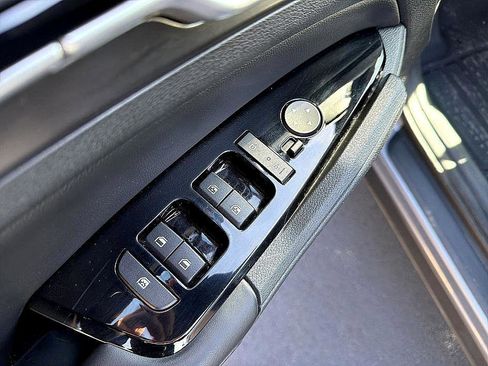 Used 2023 Kia Sportage EX image 10
