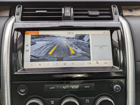 Used 2018 Land Rover Discovery HSE image 21