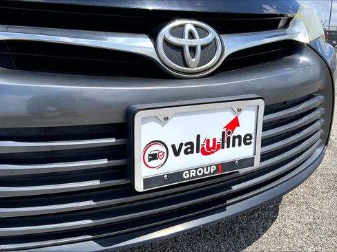 Used 2015 Toyota Camry XLE w/ Moonroof Package image 28